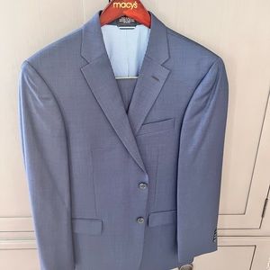 Tommy Hilfiger men’s suit